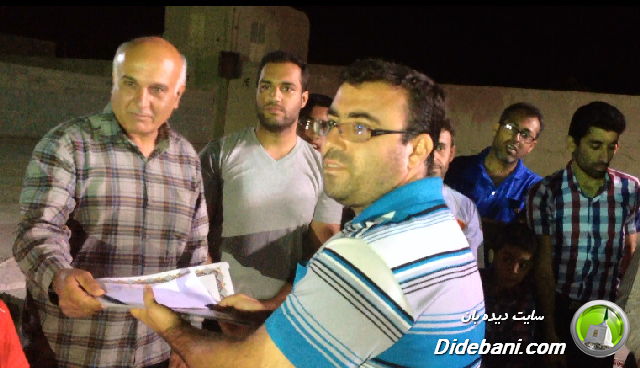 اهدای جایزه به کاپیتان تیم نایب قهرمان